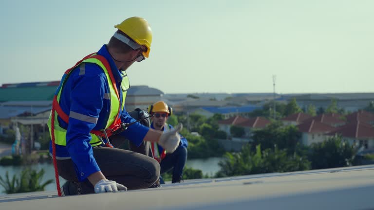 Best Commercial Roofing Services  in Westlake Vlage, IL